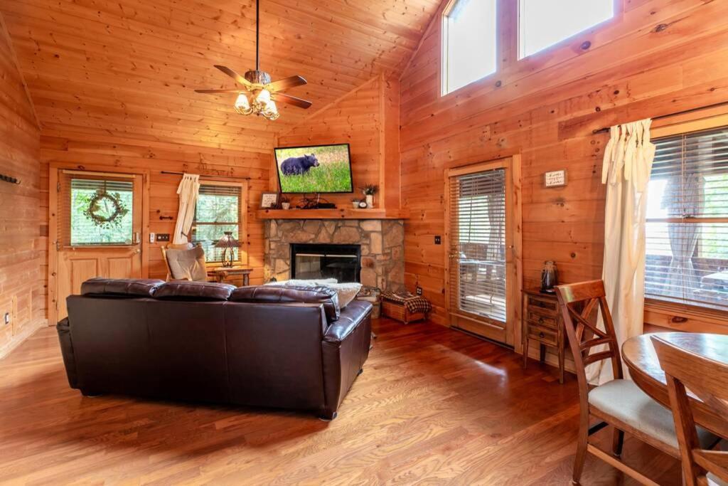 Nice View Fireplace, Hot Tub, Porch Bed, Private Sevierville Kültér fotó