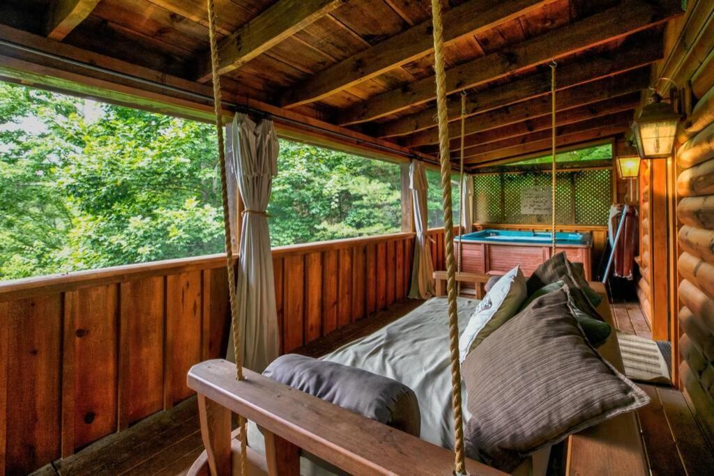 Nice View Fireplace, Hot Tub, Porch Bed, Private Sevierville Kültér fotó