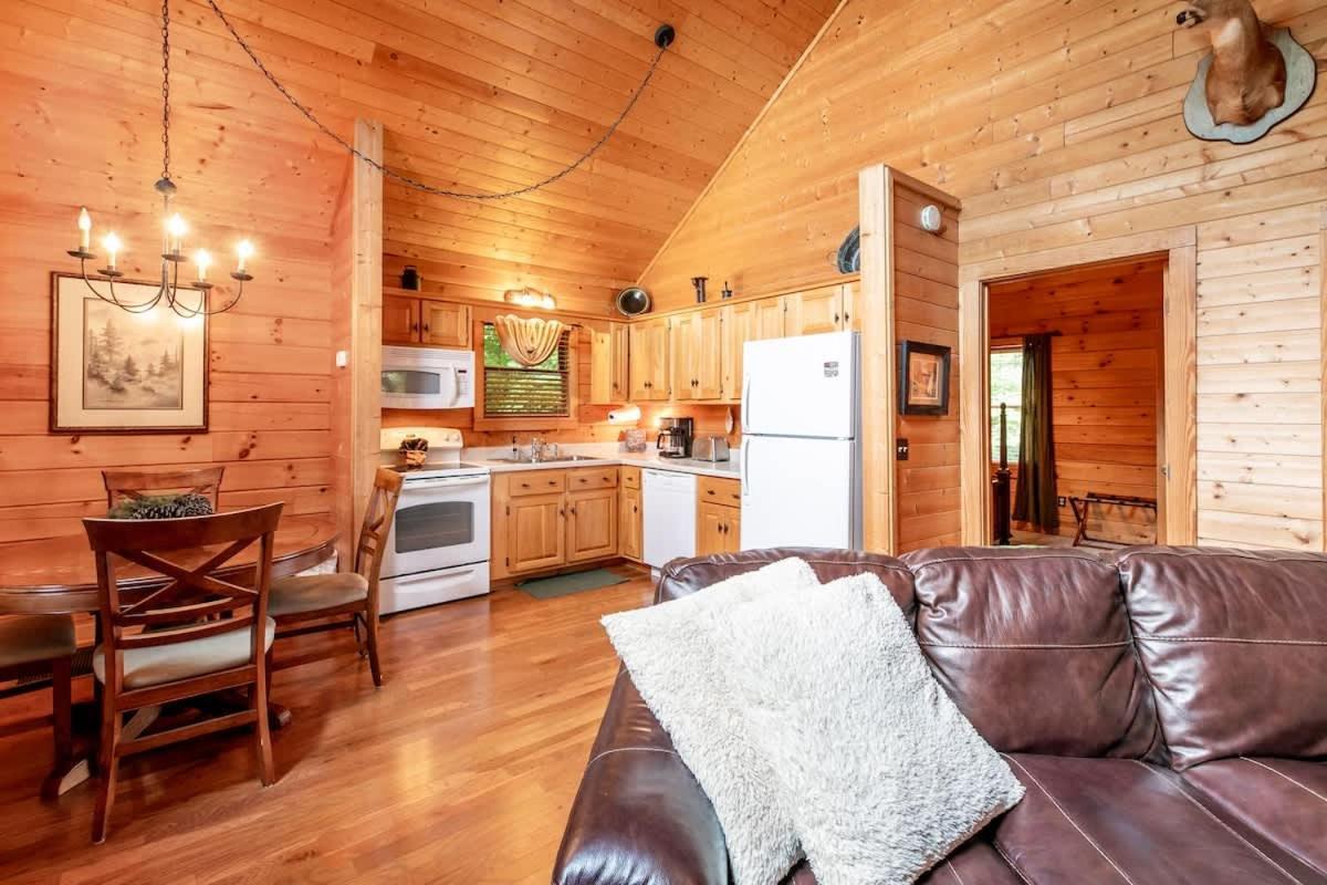 Nice View Fireplace, Hot Tub, Porch Bed, Private Sevierville Kültér fotó
